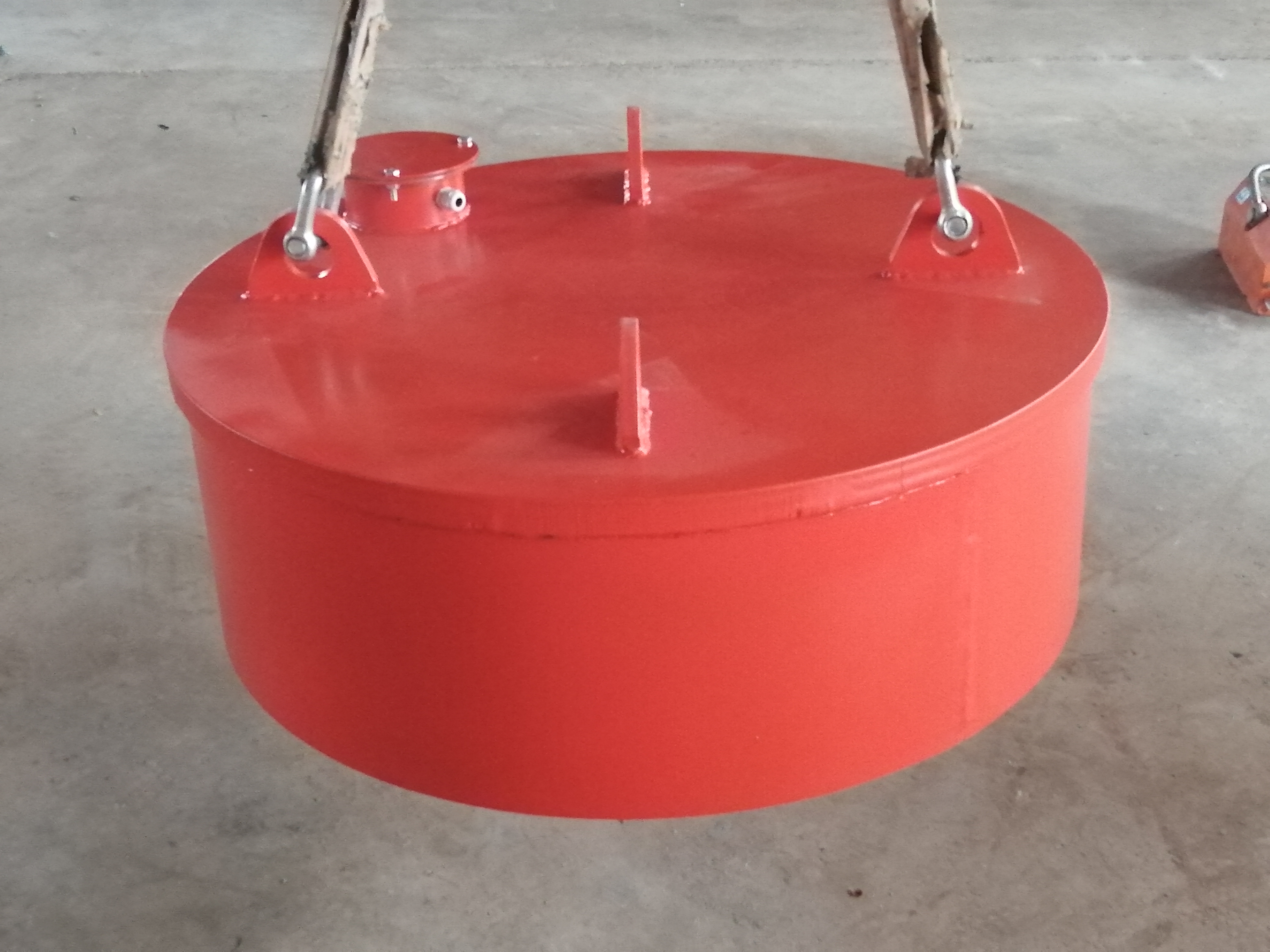 悬挂式电磁吸盘